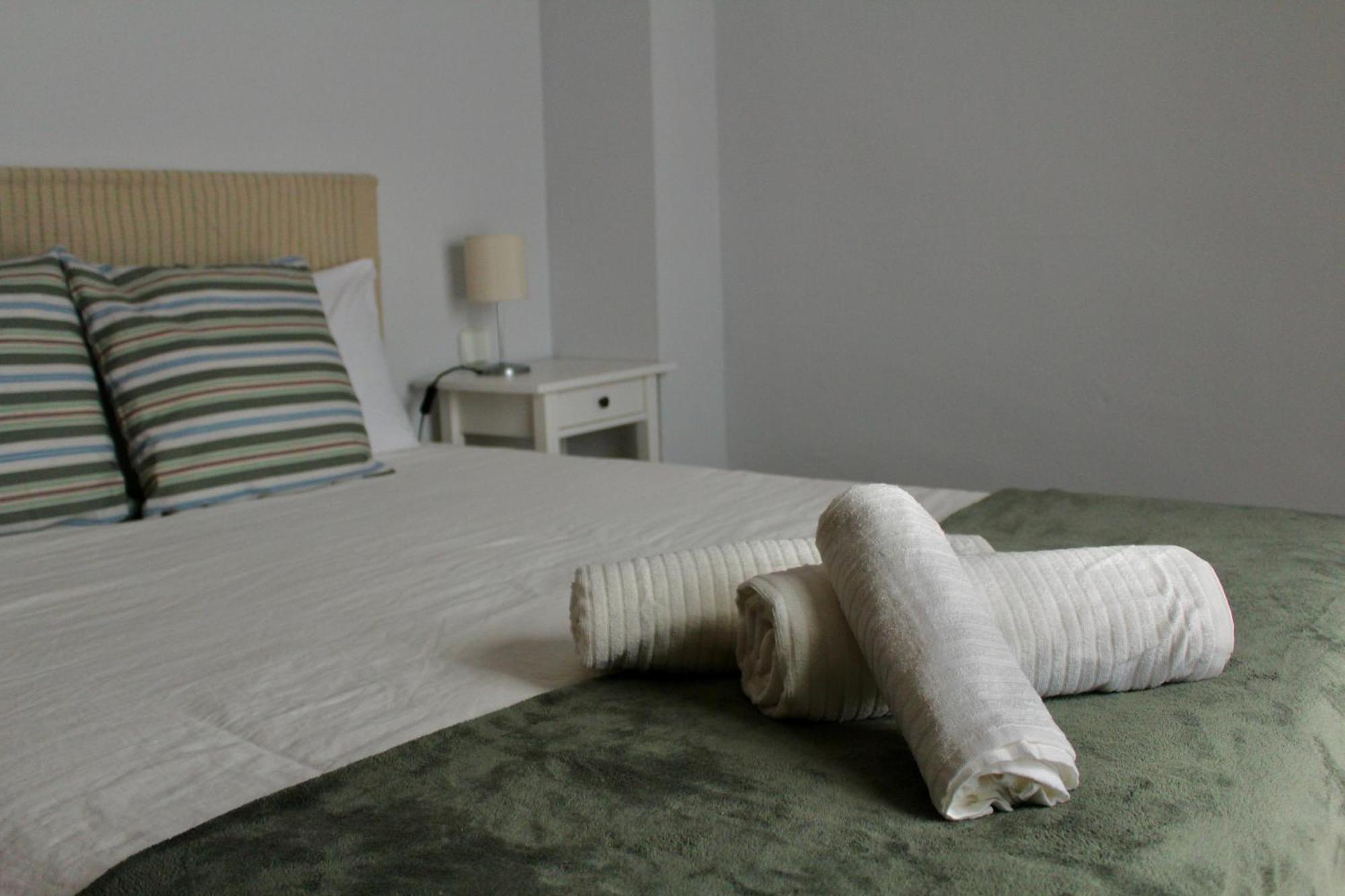 Wish Suite Plaza Nueva เซบีญา ภายนอก รูปภาพ